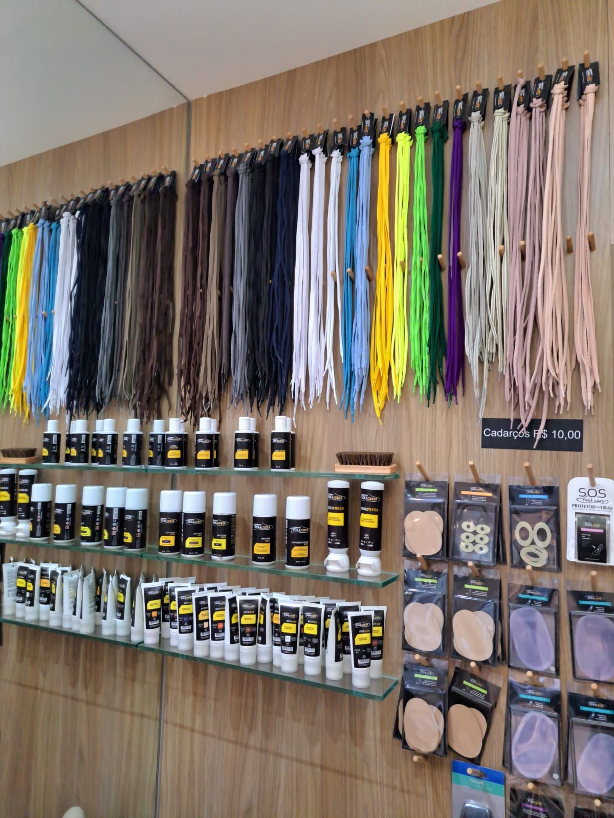Cadarços e produtos para calçados na unidade Iguatemi